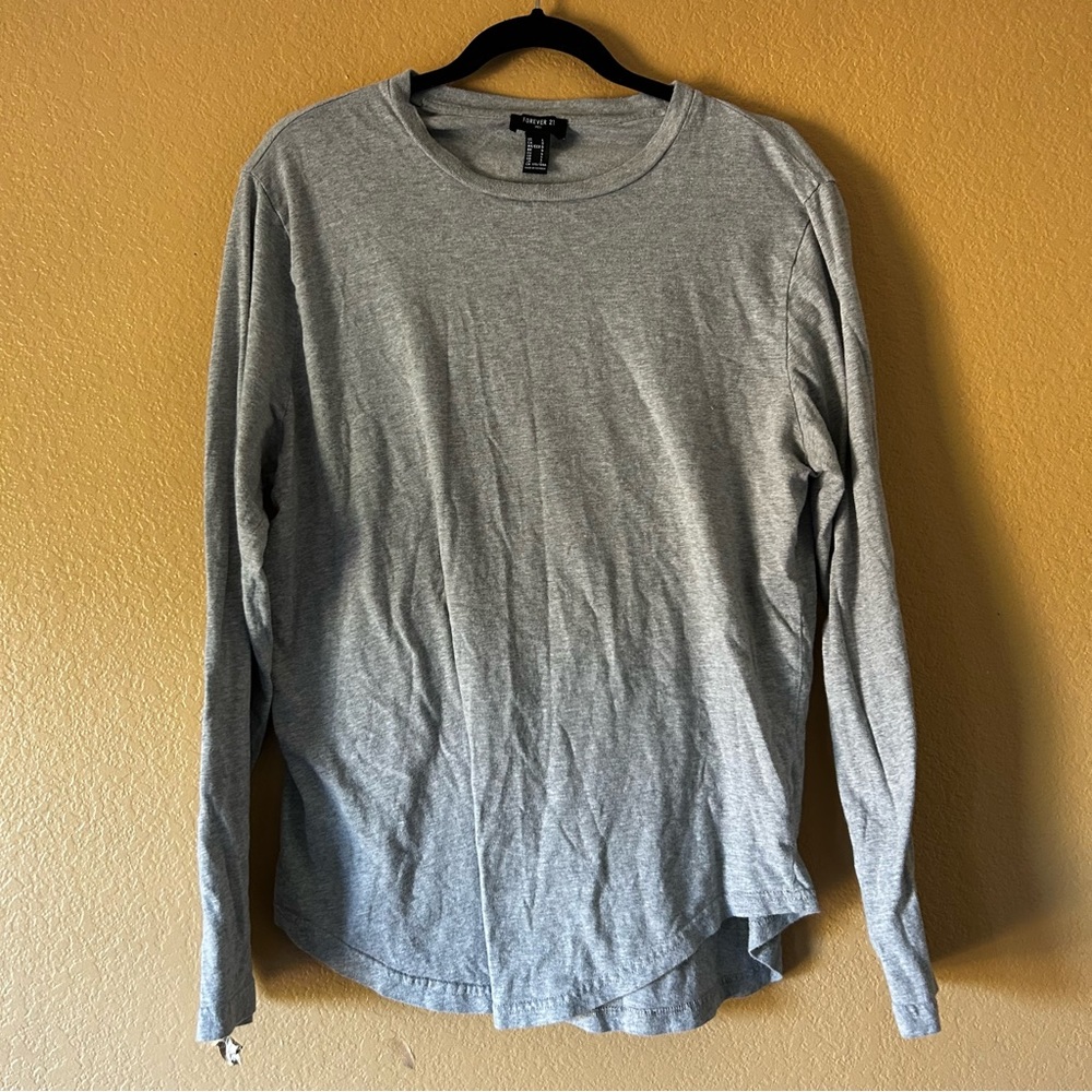 Forever 21 Men’s Gray Long Sleeve T-Shirt - Large